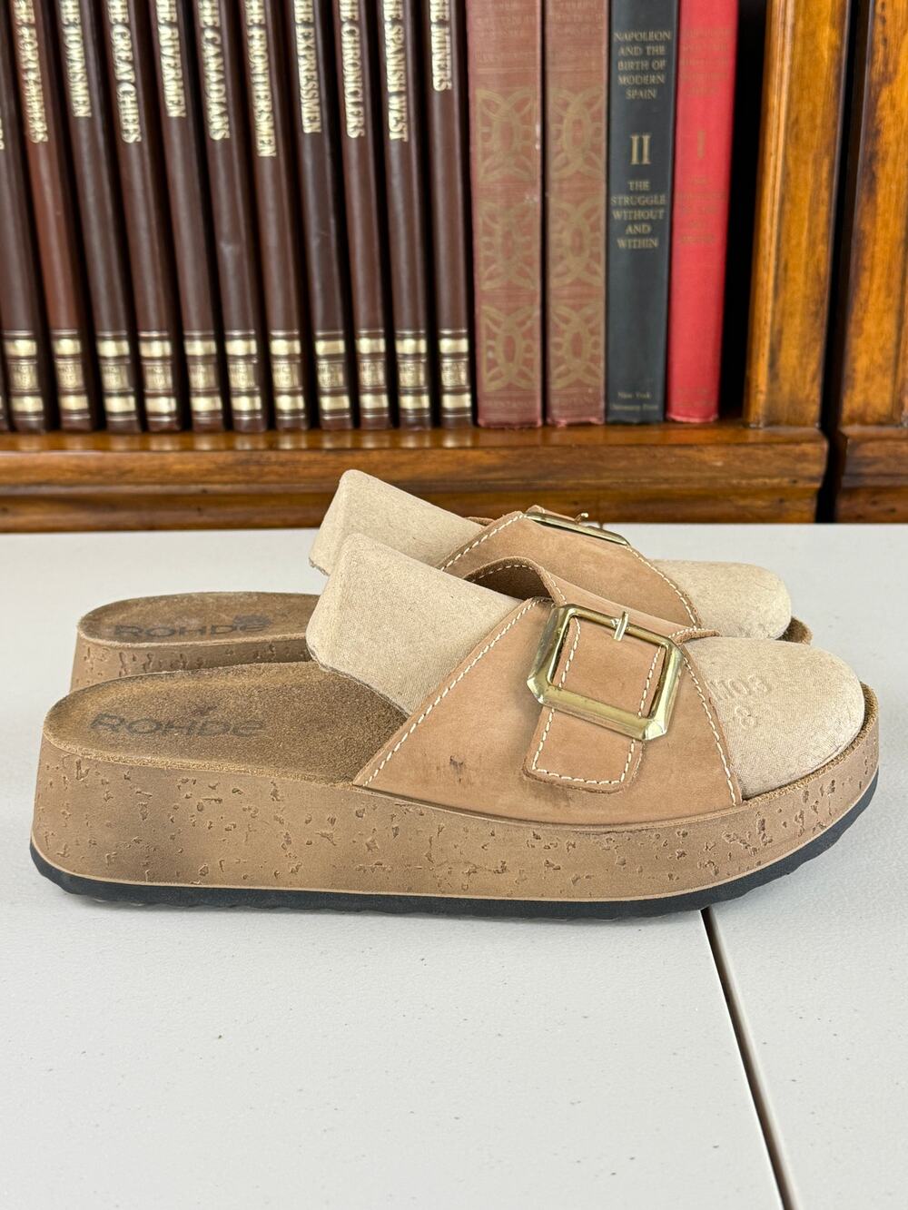Rohde Tan Big Buckle Suede Adjustable Platform 9 Sandal Arch Support Casual